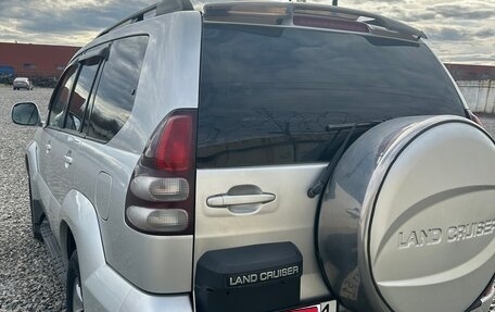 Toyota Land Cruiser Prado 120 рестайлинг, 2003 год, 2 000 000 рублей, 5 фотография