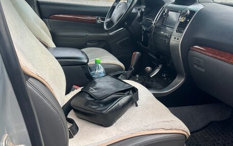Toyota Land Cruiser Prado 120 рестайлинг, 2003 год, 2 000 000 рублей, 10 фотография