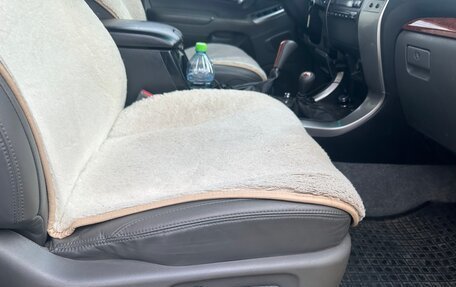 Toyota Land Cruiser Prado 120 рестайлинг, 2003 год, 2 000 000 рублей, 11 фотография