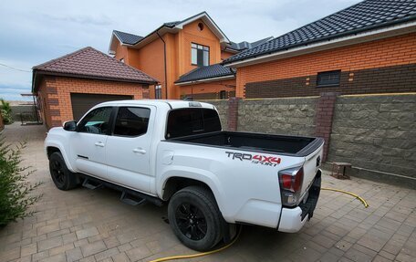 Toyota Tacoma III, 2022 год, 4 200 000 рублей, 10 фотография