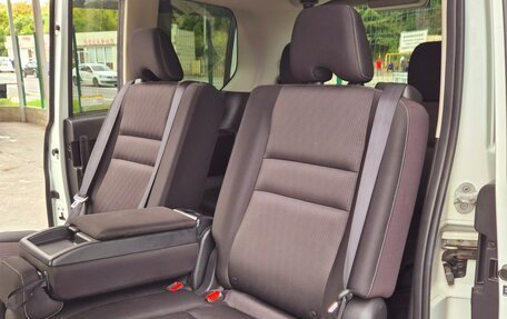 Nissan Serena IV, 2018 год, 2 100 000 рублей, 6 фотография