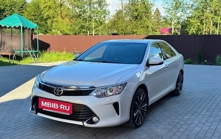 Toyota Camry, 2017 год, 2 500 000 рублей, 2 фотография