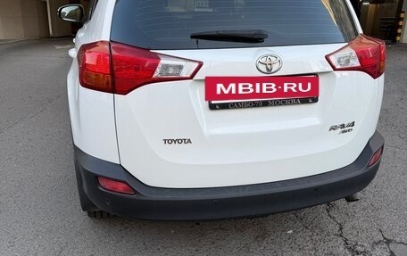Toyota RAV4, 2015 год, 2 300 000 рублей, 2 фотография