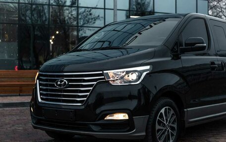 Hyundai Grand Starex Grand Starex I рестайлинг 2, 2020 год, 4 250 000 рублей, 24 фотография