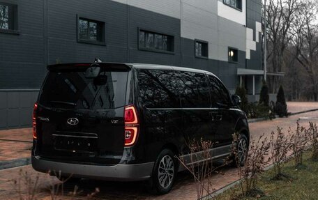 Hyundai Grand Starex Grand Starex I рестайлинг 2, 2020 год, 4 250 000 рублей, 29 фотография