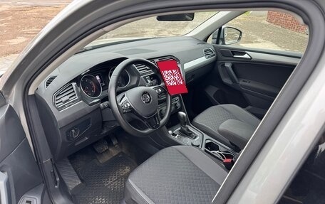 Volkswagen Tiguan II, 2020 год, 2 700 000 рублей, 13 фотография