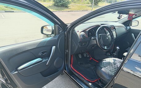 Renault Logan II, 2016 год, 700 000 рублей, 13 фотография