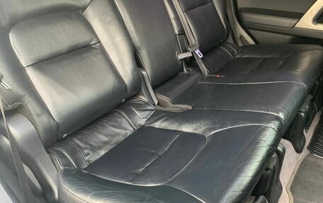 Toyota Land Cruiser 200, 2011 год, 2 740 000 рублей, 17 фотография