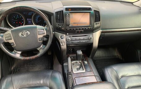 Toyota Land Cruiser 200, 2011 год, 2 740 000 рублей, 19 фотография