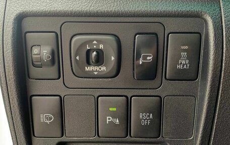 Toyota Land Cruiser 200, 2011 год, 2 740 000 рублей, 21 фотография