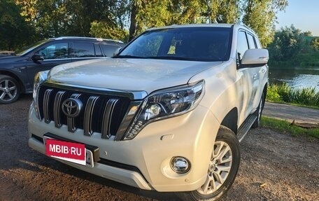 Toyota Land Cruiser Prado 150 рестайлинг 2, 2014 год, 2 700 000 рублей, 3 фотография