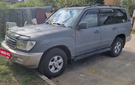 Toyota Land Cruiser 100 рестайлинг 2, 2001 год, 1 950 000 рублей, 7 фотография