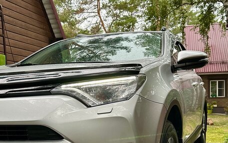 Toyota RAV4, 2018 год, 2 800 000 рублей, 3 фотография