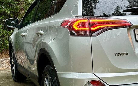 Toyota RAV4, 2018 год, 2 800 000 рублей, 5 фотография