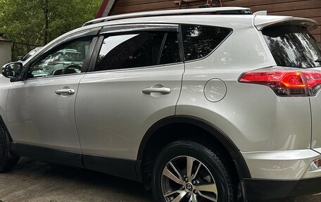 Toyota RAV4, 2018 год, 2 800 000 рублей, 6 фотография