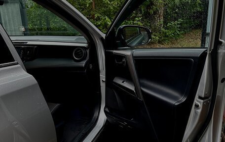 Toyota RAV4, 2018 год, 2 800 000 рублей, 7 фотография