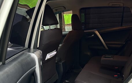 Toyota RAV4, 2018 год, 2 800 000 рублей, 15 фотография