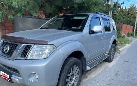 Nissan Pathfinder, 2011 год, 1 650 000 рублей, 2 фотография
