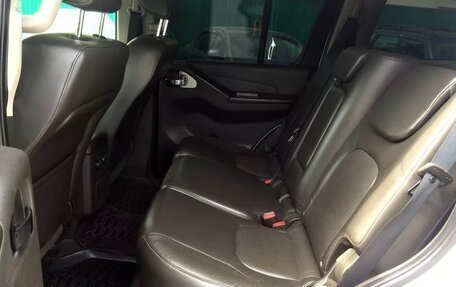 Nissan Pathfinder, 2011 год, 1 650 000 рублей, 24 фотография