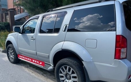 Nissan Pathfinder, 2011 год, 1 650 000 рублей, 4 фотография