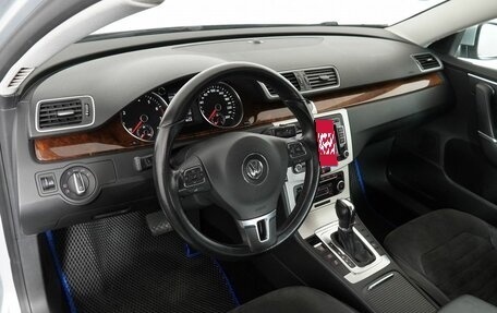 Volkswagen Passat B7, 2011 год, 1 050 000 рублей, 12 фотография