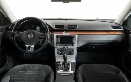 Volkswagen Passat B7, 2011 год, 1 050 000 рублей, 15 фотография