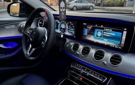 Mercedes-Benz E-Класс, 2018 год, 2 400 000 рублей, 8 фотография