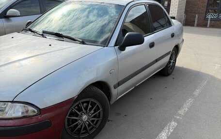 Mitsubishi Carisma I, 1999 год, 260 000 рублей, 2 фотография
