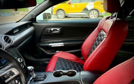 Ford Mustang VI рестайлинг, 2015 год, 1 999 999 рублей, 10 фотография