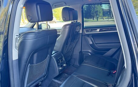 Volkswagen Touareg III, 2011 год, 2 000 000 рублей, 3 фотография