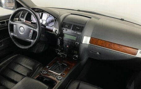 Volkswagen Touareg III, 2005 год, 747 000 рублей, 9 фотография