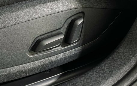 Audi A4, 2017 год, 2 720 000 рублей, 15 фотография
