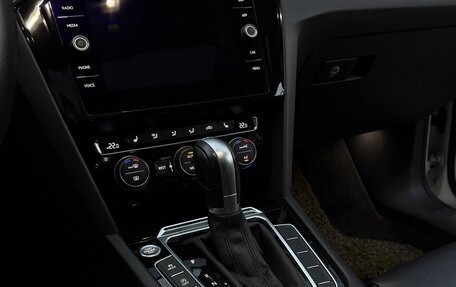 Volkswagen Passat B8 рестайлинг, 2018 год, 2 600 000 рублей, 13 фотография