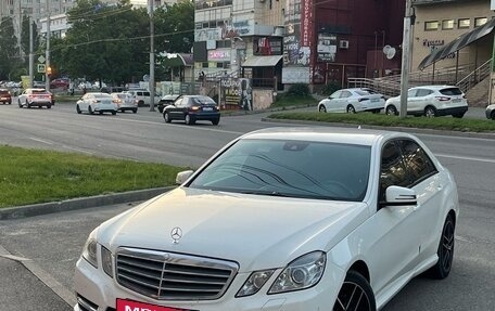 Mercedes-Benz E-Класс, 2011 год, 1 330 000 рублей, 2 фотография