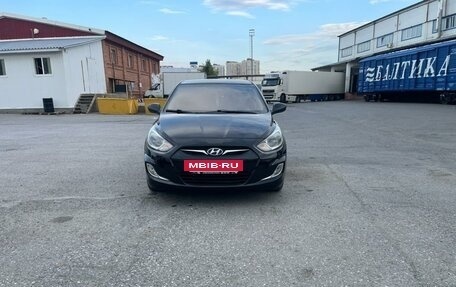 Hyundai Solaris II рестайлинг, 2012 год, 680 000 рублей, 3 фотография