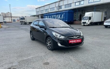 Hyundai Solaris II рестайлинг, 2012 год, 680 000 рублей, 4 фотография