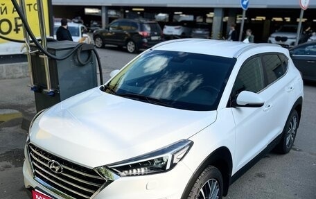 Hyundai Tucson III, 2019 год, 2 300 000 рублей, 2 фотография