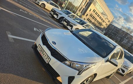 KIA Rio IV, 2020 год, 1 550 000 рублей, 2 фотография