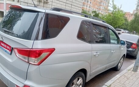 SsangYong Stavic, 2014 год, 1 260 000 рублей, 1 фотография