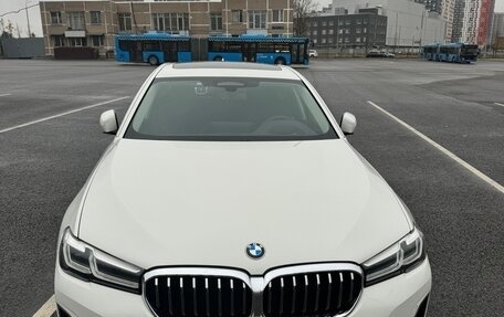 BMW 5 серия, 2021 год, 4 790 000 рублей, 2 фотография