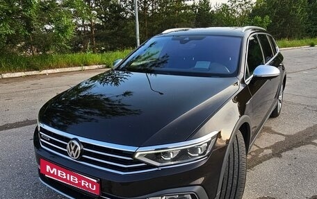 Volkswagen Passat B8 рестайлинг, 2020 год, 4 150 000 рублей, 2 фотография