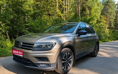 Volkswagen Tiguan II, 2019 год, 2 400 000 рублей, 1 фотография