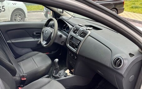 Renault Logan II, 2017 год, 595 000 рублей, 15 фотография