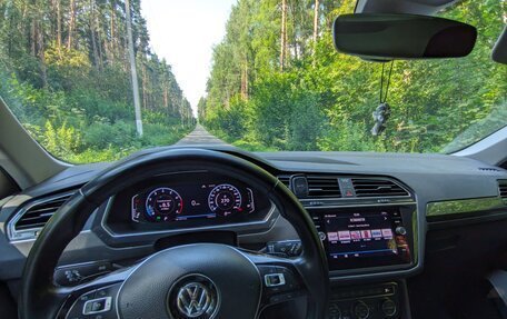 Volkswagen Tiguan II, 2019 год, 2 400 000 рублей, 11 фотография