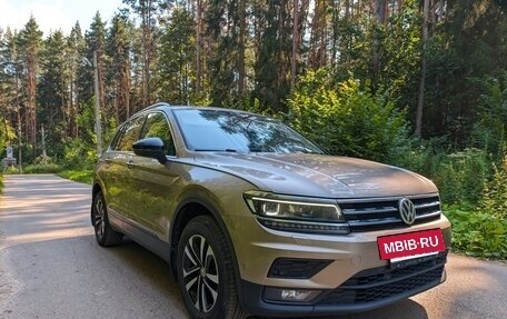 Volkswagen Tiguan II, 2019 год, 2 400 000 рублей, 3 фотография
