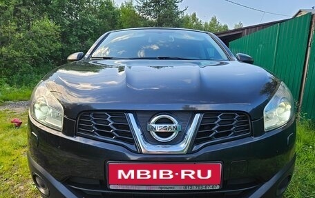 Nissan Qashqai, 2010 год, 900 000 рублей, 2 фотография