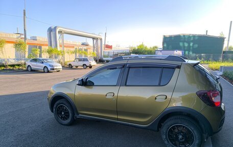 Renault Sandero II рестайлинг, 2015 год, 900 000 рублей, 2 фотография