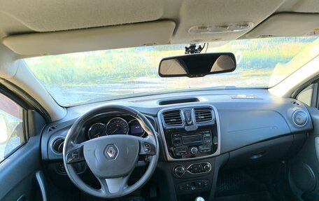 Renault Sandero II рестайлинг, 2015 год, 900 000 рублей, 11 фотография