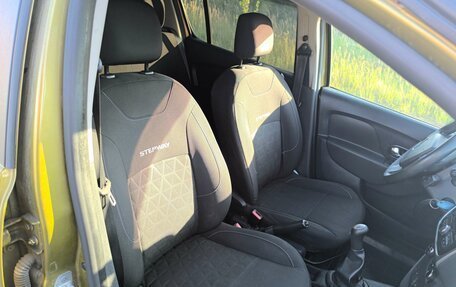 Renault Sandero II рестайлинг, 2015 год, 900 000 рублей, 12 фотография