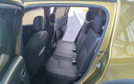 Renault Sandero II рестайлинг, 2015 год, 900 000 рублей, 13 фотография